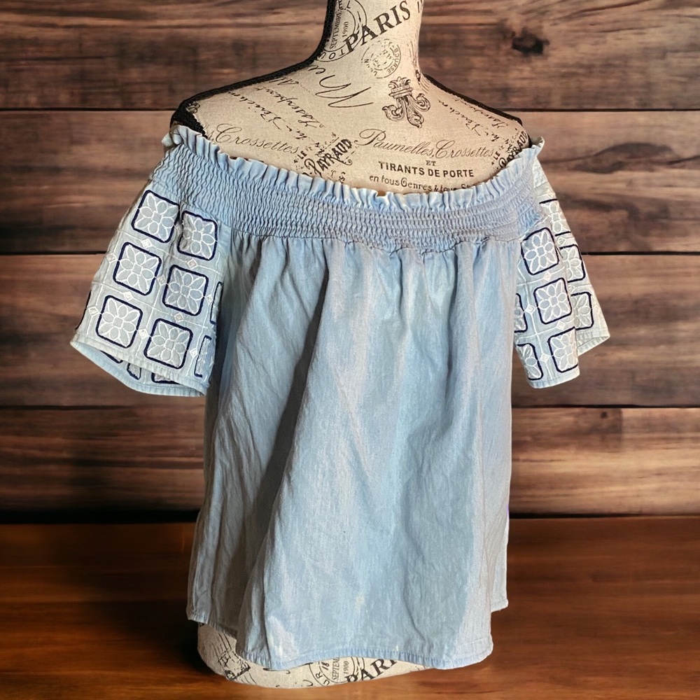 🍓 4 for $25 Ecru Lab. Off the shoulder, 100% cotton, boho top